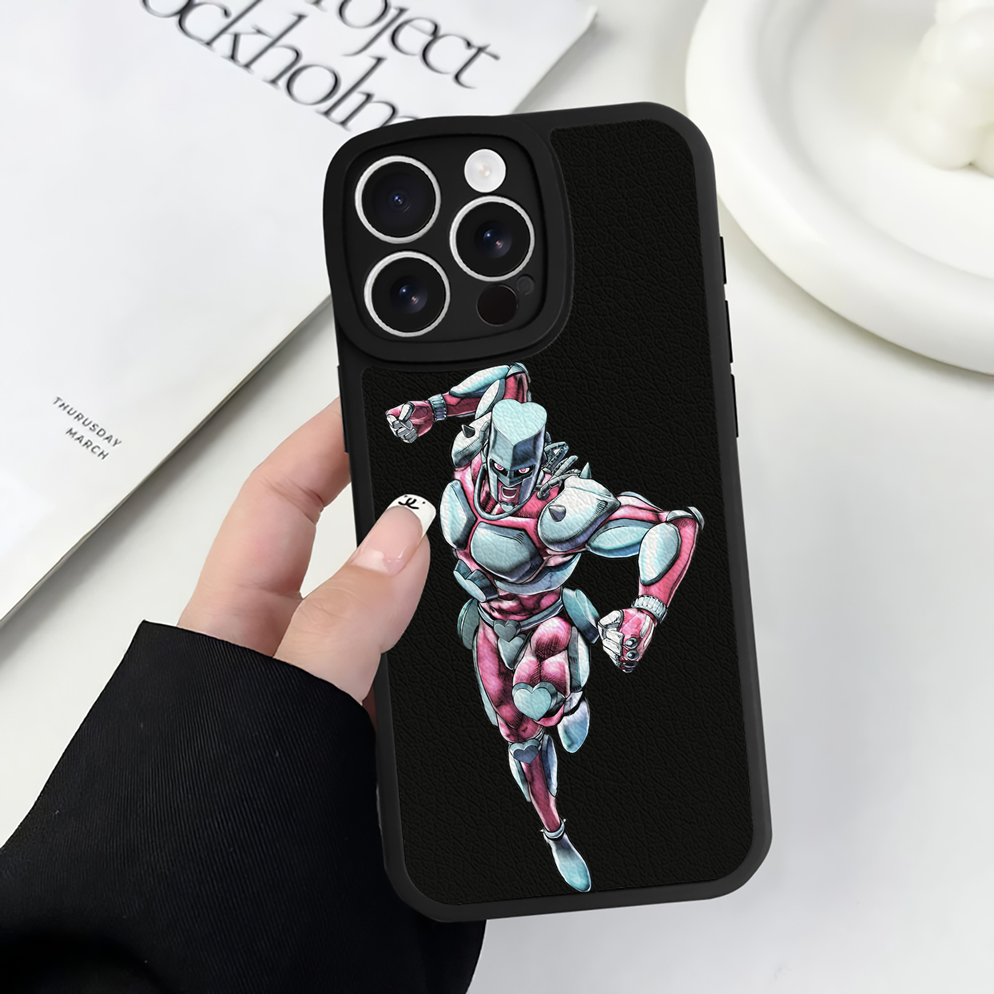 （画像用） ジョジョの奇妙な冒険 ひがしかた じょうすけ JoJo's Bizarre Adventure Higashikata Josuke 【iPhone 16シリーズ対応】シリコンスマホケース（レザー調） 材質：シリコン
